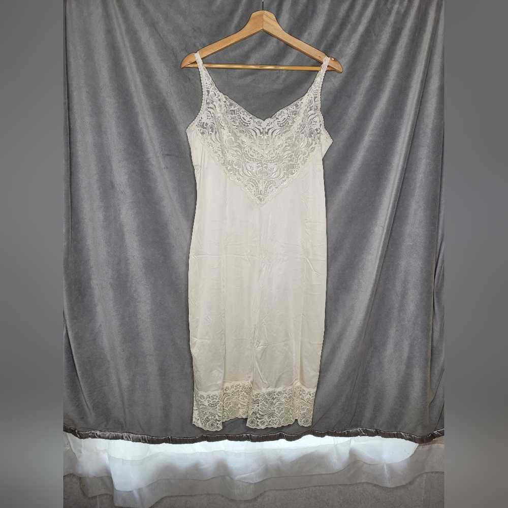 Vintage Vanity Fair Lace Slip Dress Cream Fairy Baby Doll Elegant Night Gown